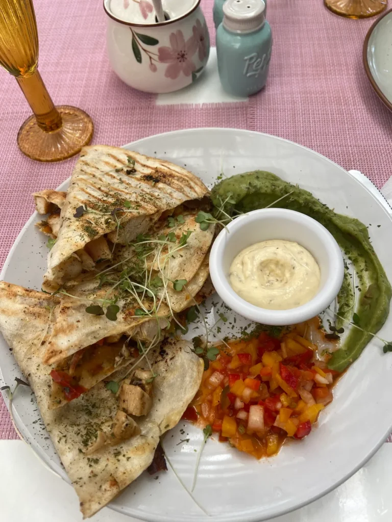 slow saturday: pilates, breakfast & restful vibes