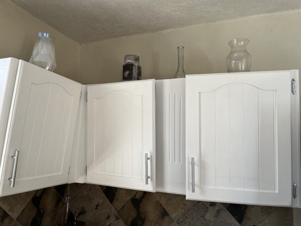 refreshing my kitchen cabinets (because one project is never enough) 🖌️😩