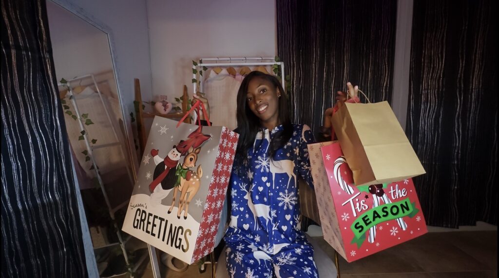 6 things I did on Christmas Day: gifts, food, gingerbread village + cozy moments